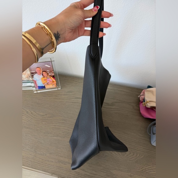 The Row n/s large park tote bag in black - Picture 5 of 11